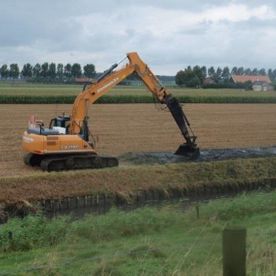 Graafmachine met machinist huren
